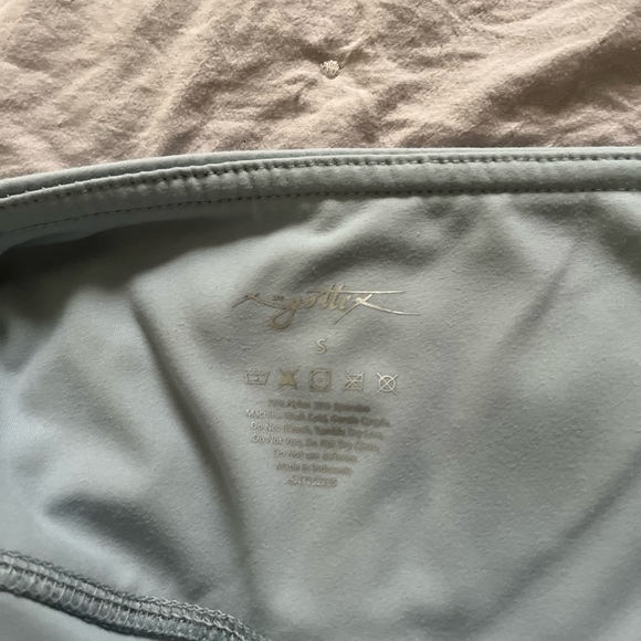 Light blue size small yoga pants with pockets - Picture 3 of 4